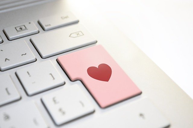 Найти любовь через интернет – возможно это или нет?